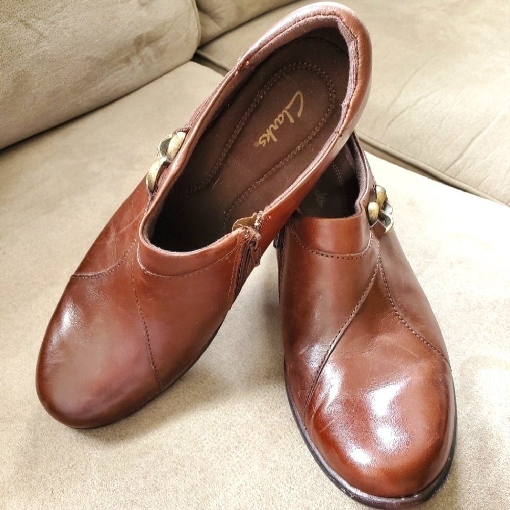 Clarks Brown Leather Clogs Heels Shoes Side Zipper Women’s 8.5M
